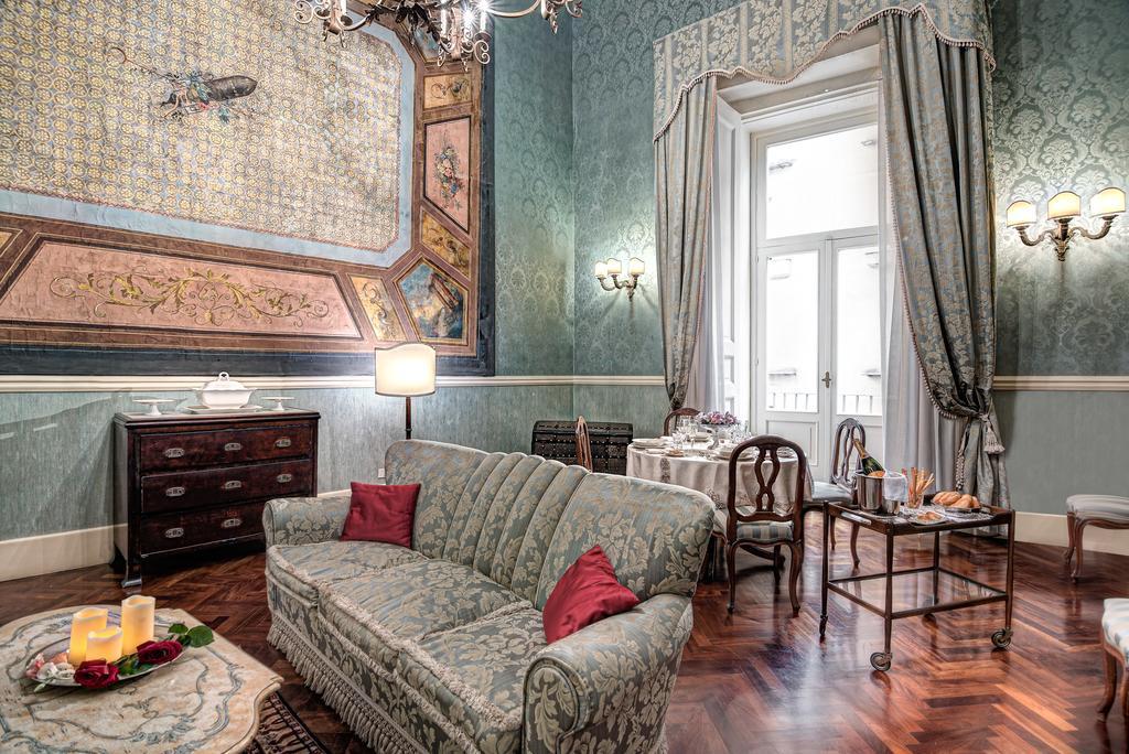 Arthouse Lady Marys Tribunali Luxury Suite Napels Buitenkant foto
