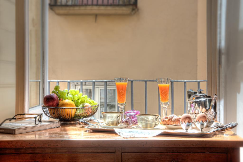 Arthouse Lady Marys Tribunali Luxury Suite Napels Buitenkant foto